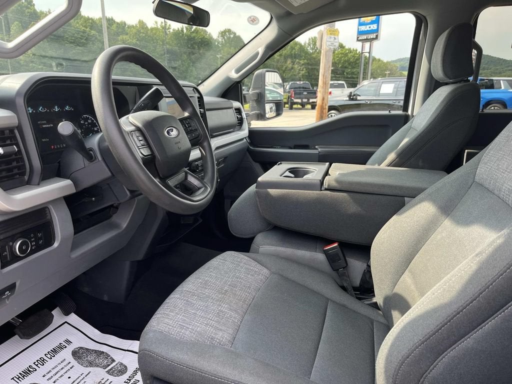2026 Ford Super Duty F-350 DRW XL