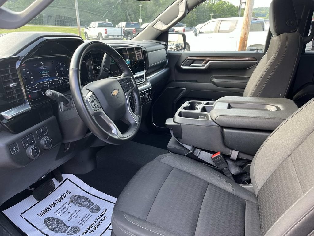 2025 Chevrolet Silverado 1500 LT
