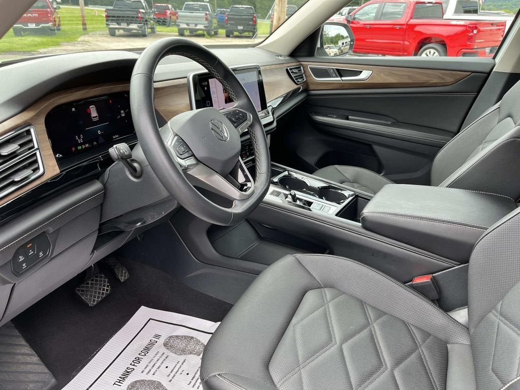 2024 Volkswagen Atlas 2.0T SE w/Technology
