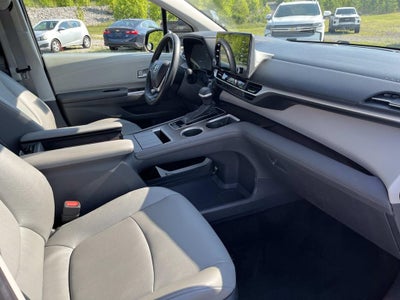 2024 Toyota Sienna XLE