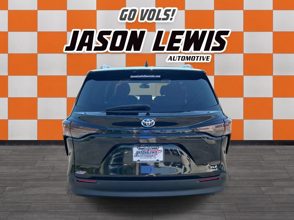 2024 Toyota Sienna XLE