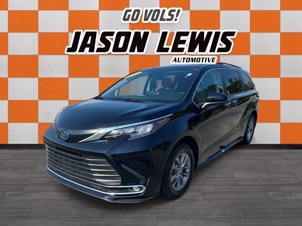 2024 Toyota Sienna XLE