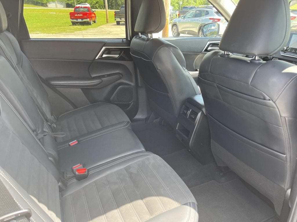 2024 Mitsubishi Outlander SE