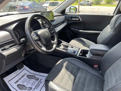 2024 Mitsubishi Outlander SE