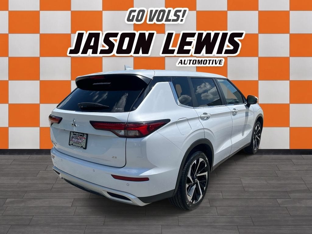2024 Mitsubishi Outlander SE
