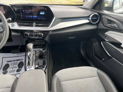 2025 Chevrolet Trax LT